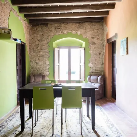 La Rectoria Appartement *